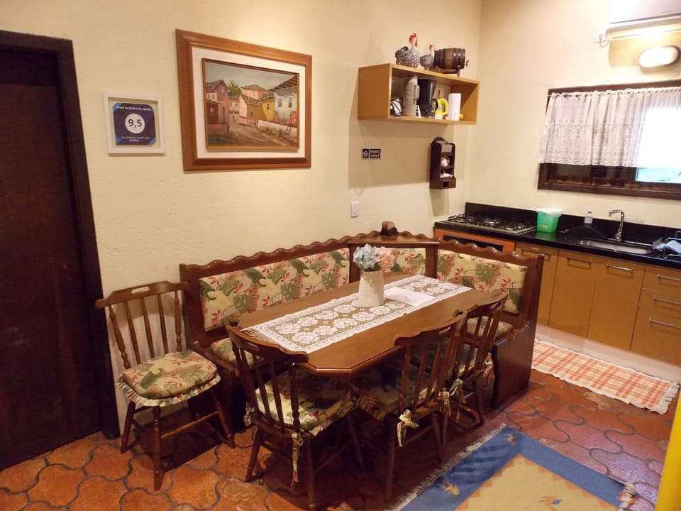 Kitchen or kitchenette, Living room, Photo of the whole room, Dining area