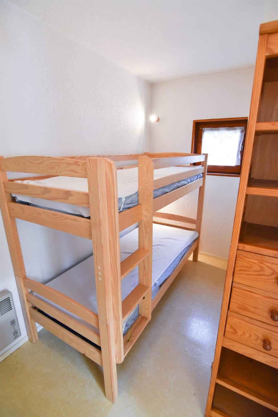 Résidence La Croix Du Sud - Studio cabine 4 personnes 1 exposé Sud MAE-5594 Cabin in Auvergne-Rhône-Alpes