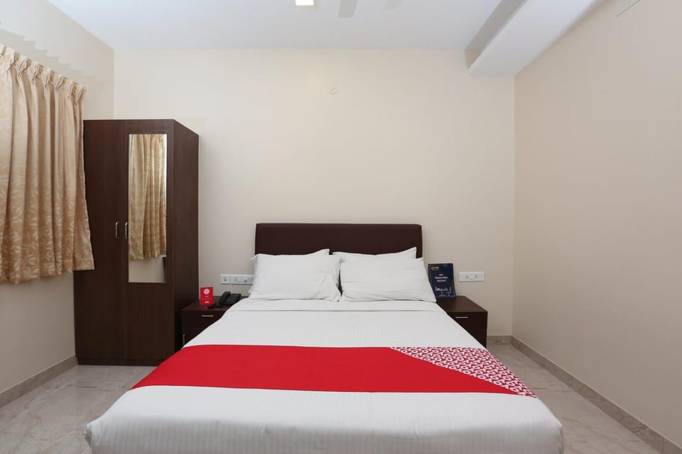 Restaurant/places to eat, Bedroom, Swimming pool, Breakfast