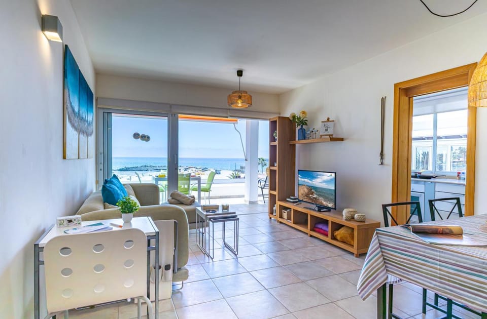 TV and multimedia, Living room, Sea view