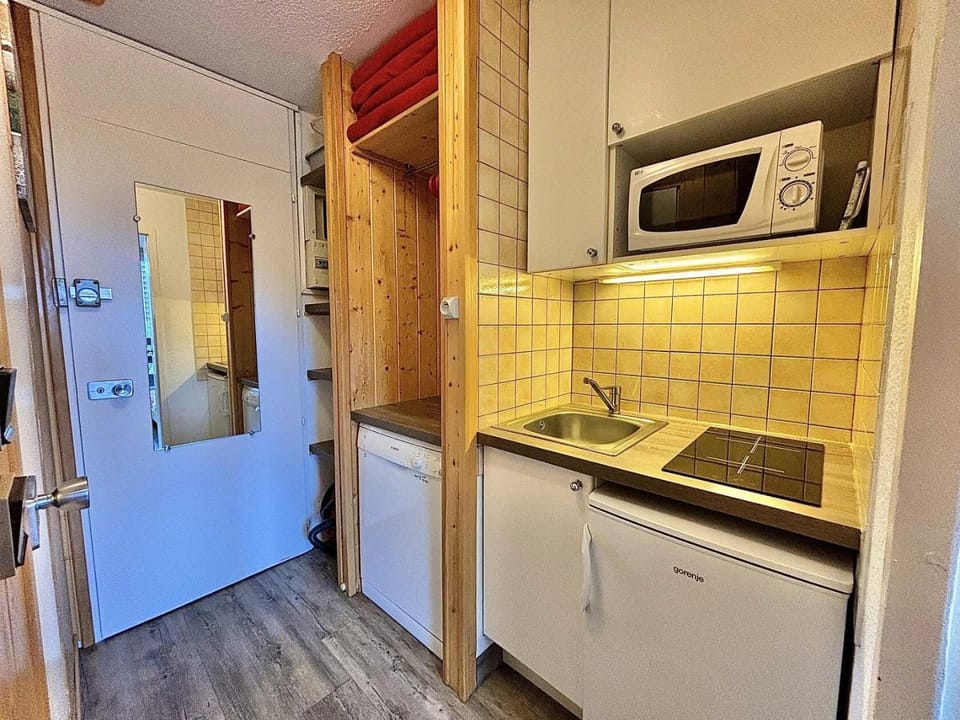 Résidence Chaviere - Joli studio entièrement rénové au centre de la station appartement pour 2 personnes MAE-4024 Apartment in Les Allues