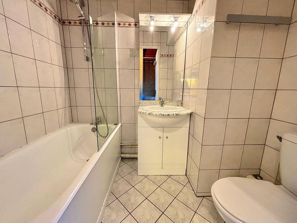 Résidence Chaviere - Joli studio entièrement rénové au centre de la station appartement pour 2 personnes MAE-4024 Apartment in Les Allues
