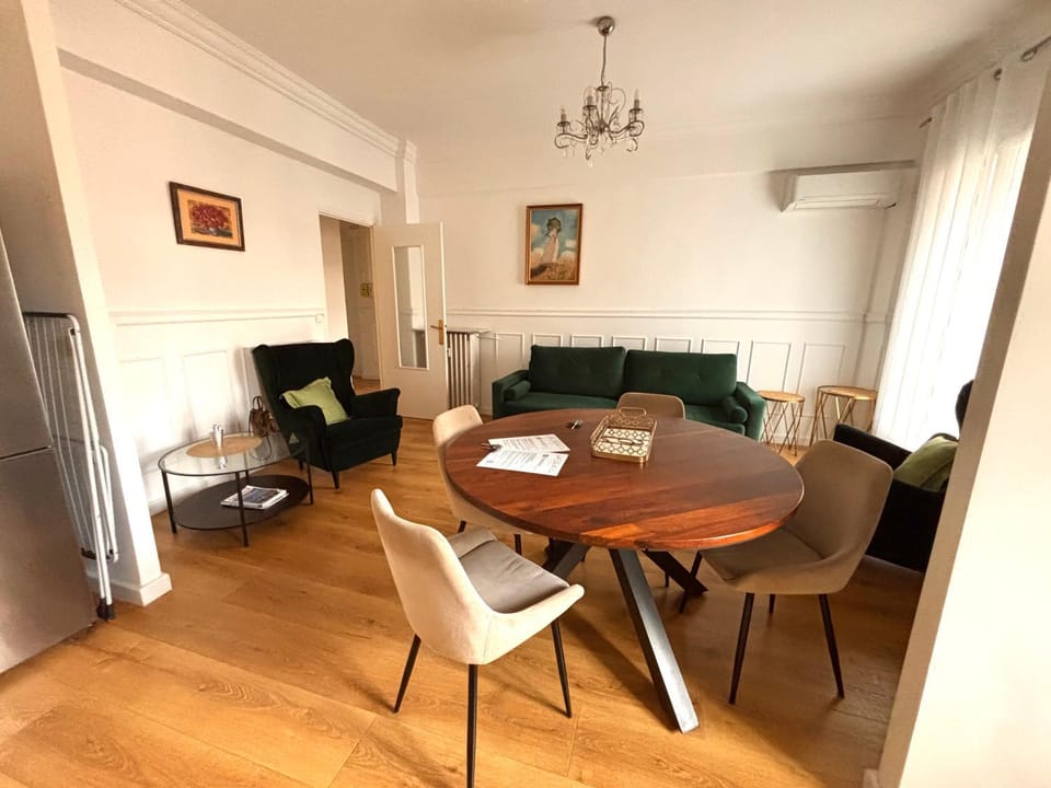 Le Nid Blanc Nice Centre Apartment in Nice