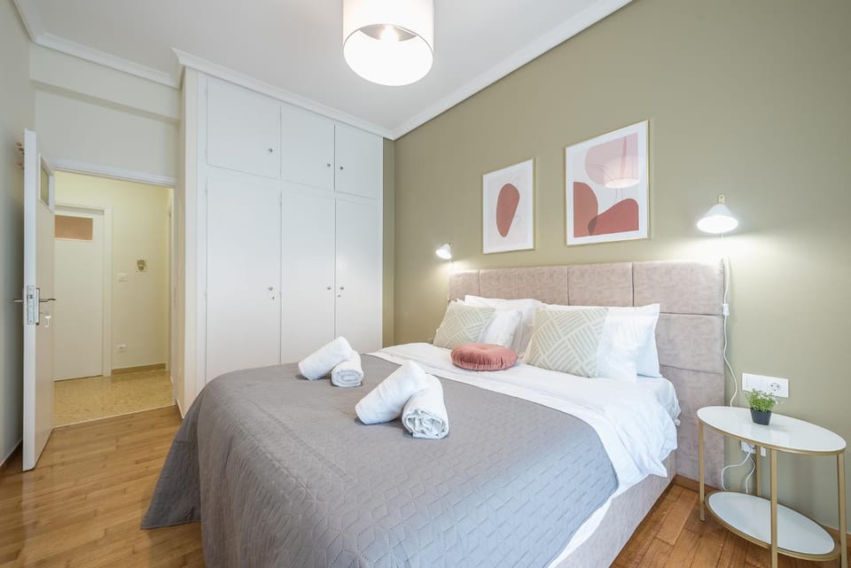 Bed, Photo of the whole room, Bedroom, towels, wardrobe