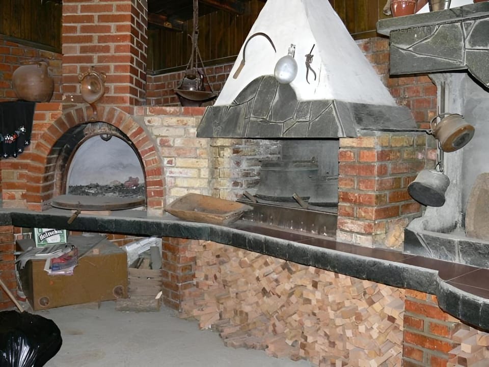 BBQ facilities, On site, Location, heating, internet, kitchen