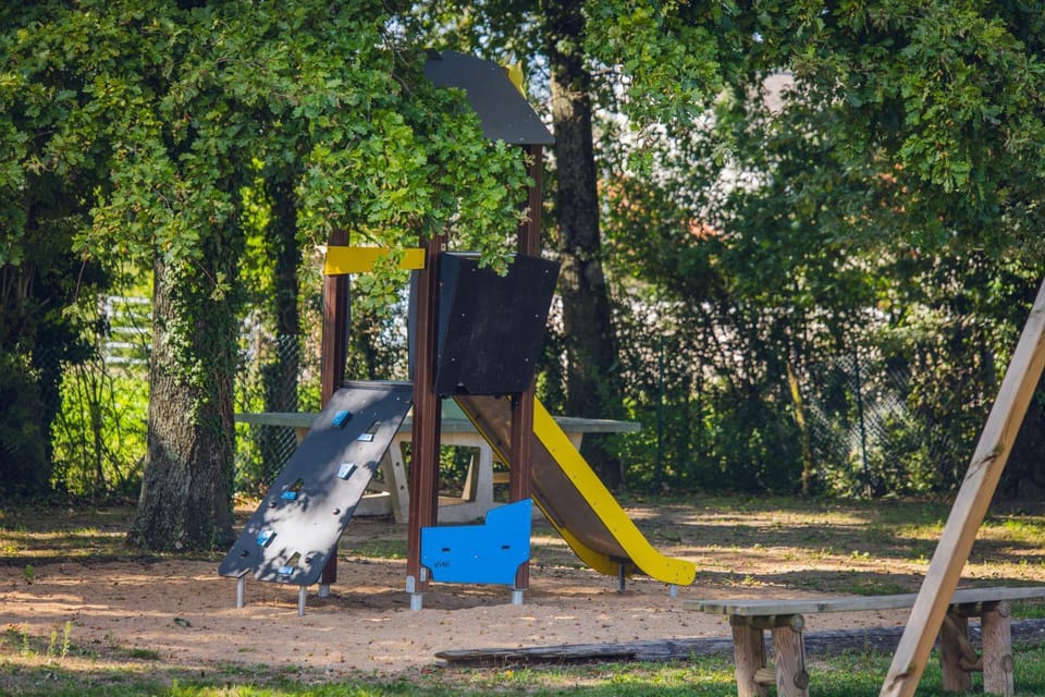 L'Oasis des Dombes Campground/ 
RV Resort in Auvergne-Rhône-Alpes