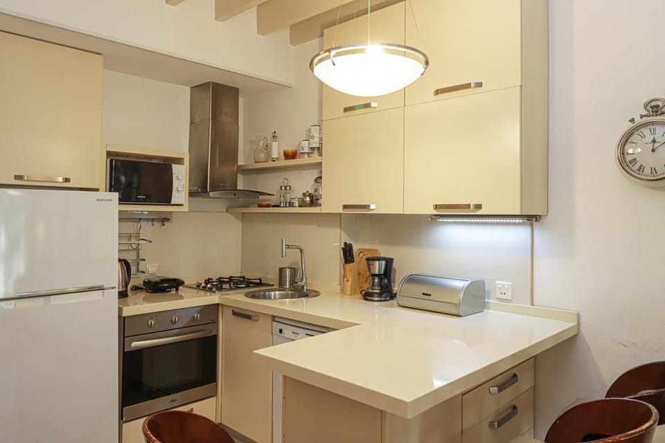 Cozy and Stylish 1BR Apt In The Heart of Tbilisi House in Tbilisi, Georgia
