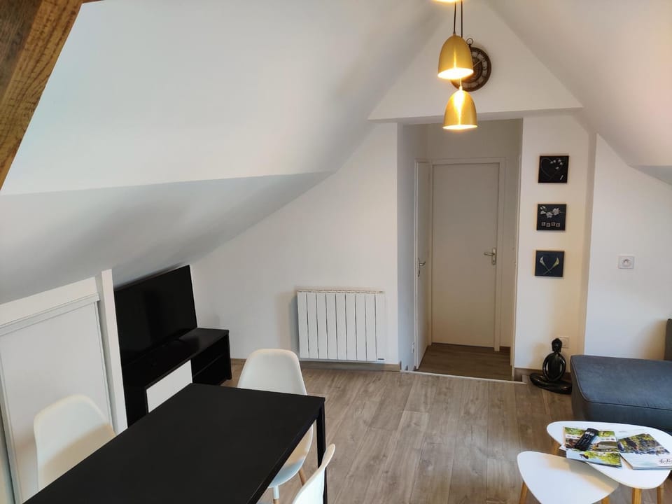 YUCA - appartement COSY 2 chambres intimes Hyper centre d'ERNEE Apartment in Pays de la Loire