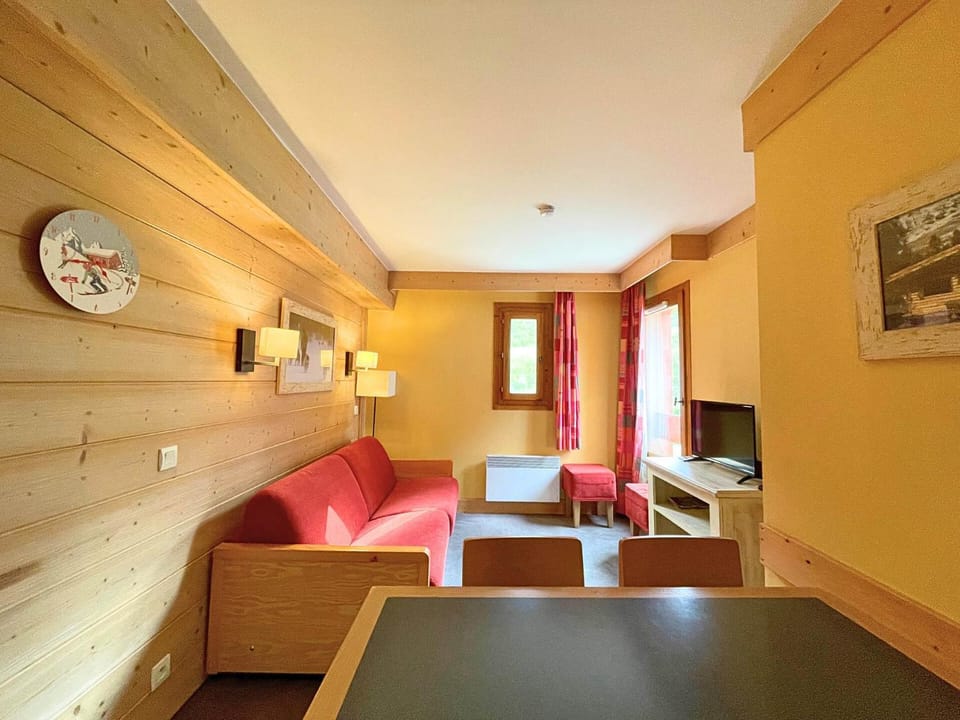 Résidence Aconit - 2 pièces 4 personnes 34m² - Les Menuires MAE-5294 Apartment in Les Allues