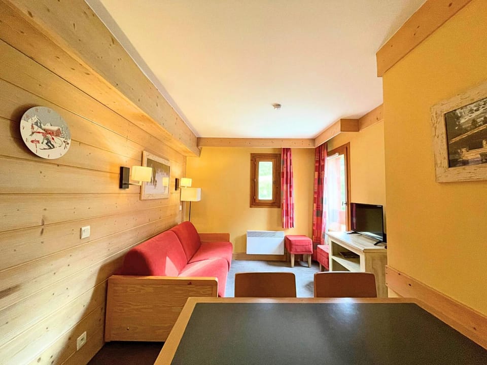 Résidence Aconit - 2 pièces 4 personnes 34m² - Les Menuires MAE-5294 Apartment in Les Allues
