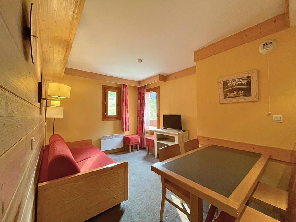 Résidence Aconit - 2 pièces 4 personnes 34m² - Les Menuires MAE-5294 Apartment in Les Allues
