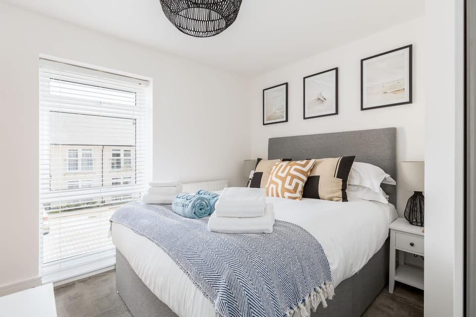 Seas the Day - Moments from Hamworthy Beach and Park Apartment in Poole