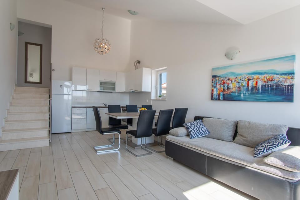 Kitchen or kitchenette, Living room, Seating area