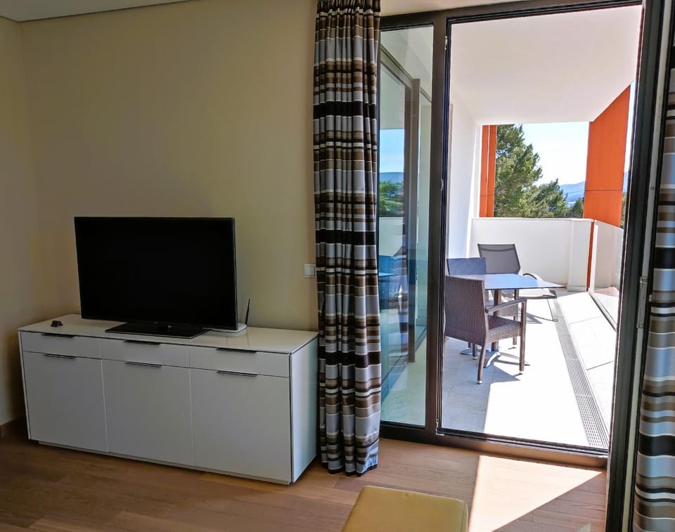 TV and multimedia, Balcony/Terrace, Living room