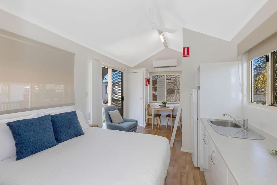 Kitchen or kitchenette, Living room, Dining area, Bedroom