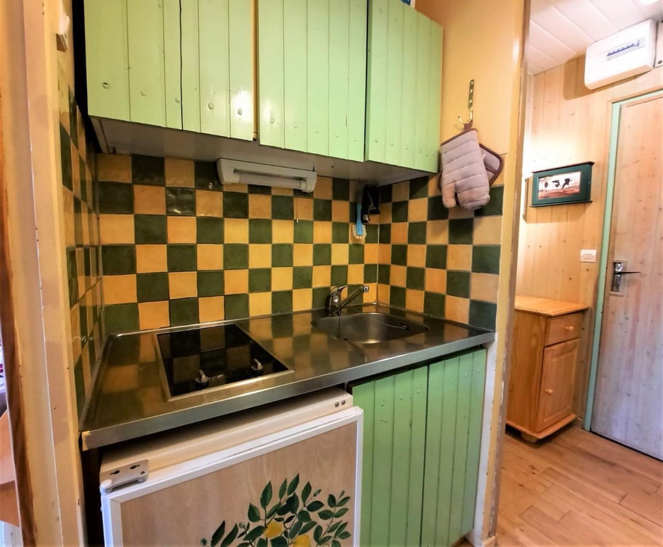 Résidence Alpages - Appartement pour 2 personnes avec balcon exposé Sud MAE-5904 Apartment in Les Allues