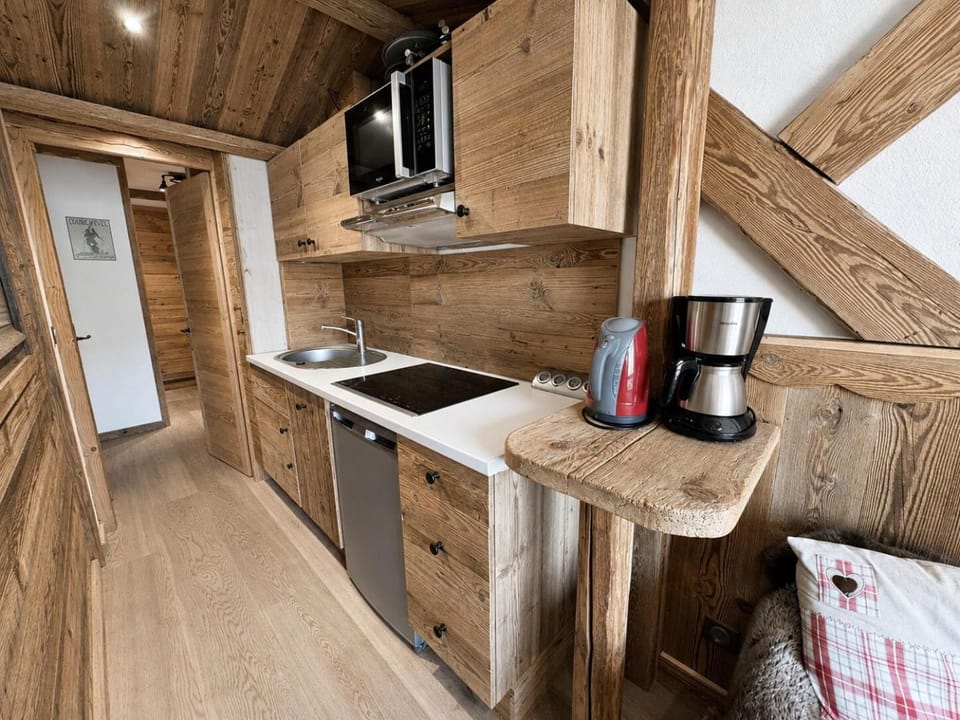 Résidence Necou - Studio déco style chalet en bord de pistes pour 3 personnes MAE-5954 Apartment in Les Allues