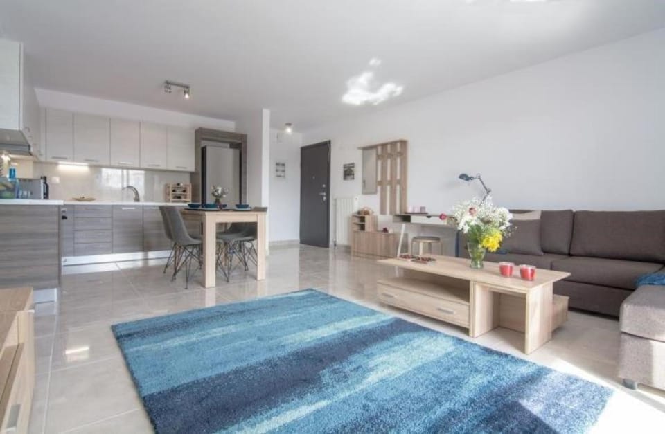 Kitchen or kitchenette, Living room, Seating area, Dining area, kitchen