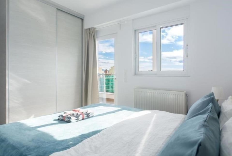 Bed, Bedroom, towels, wardrobe