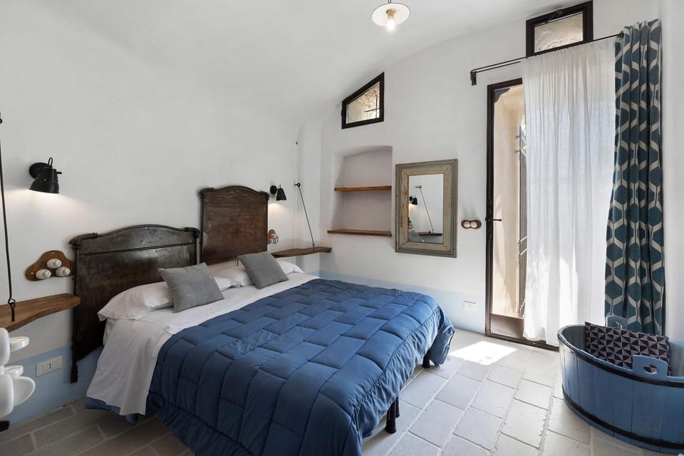 Property building, Living room, Bedroom