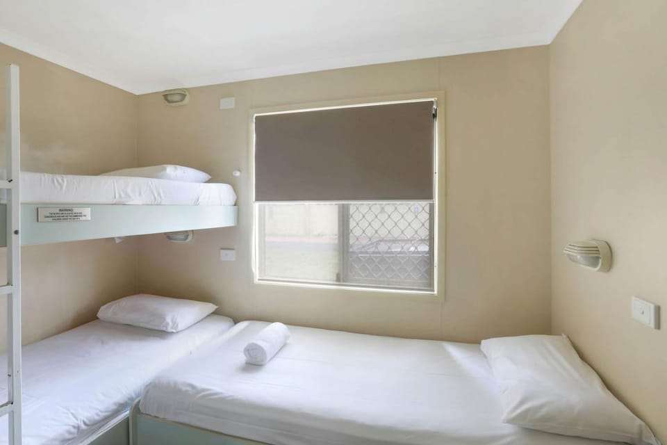 Bed, Bedroom, bunk bed
