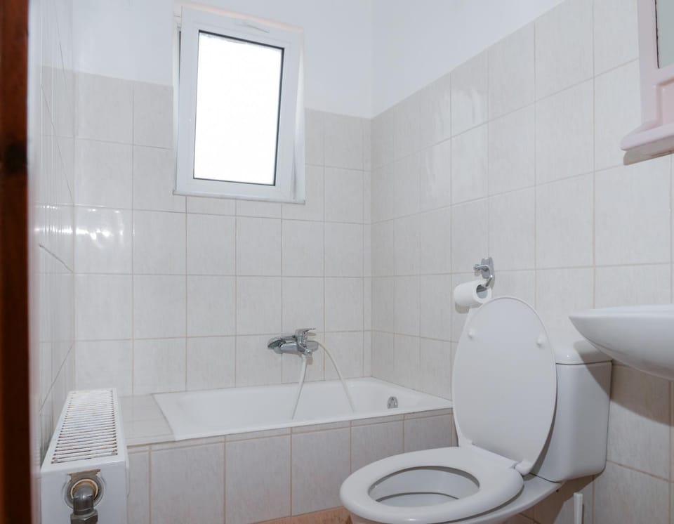 Shower, Toilet, Bathroom, Bath
