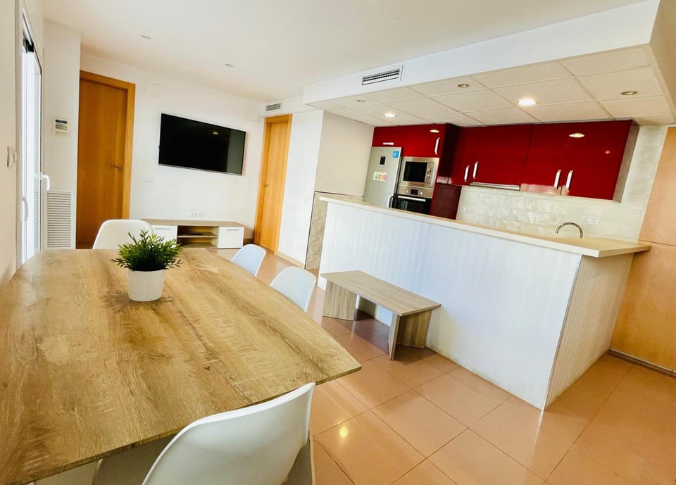 TV and multimedia, Kitchen or kitchenette, Dining area, minibar, pet friendly, stove