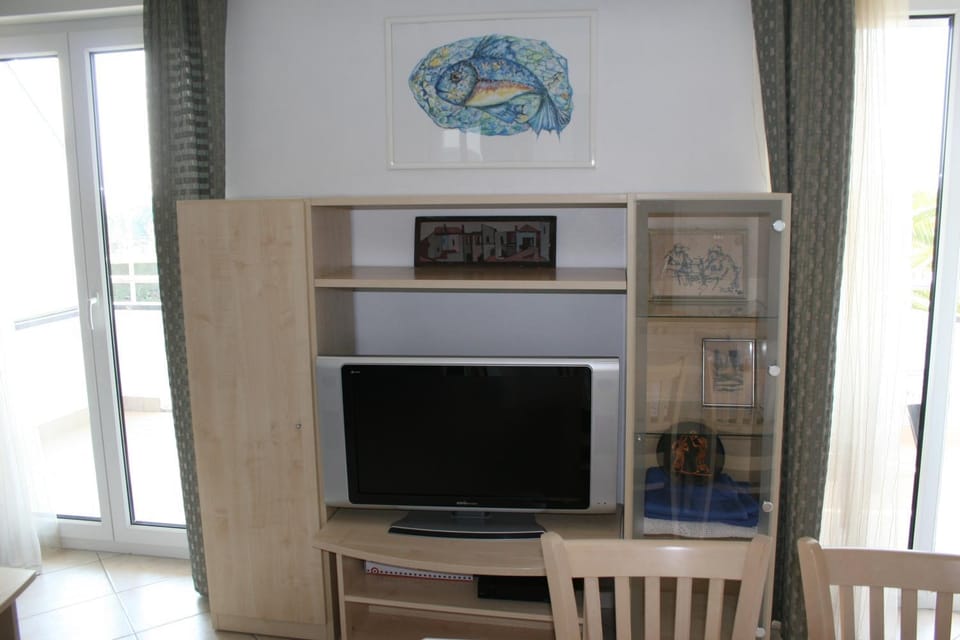 Communal lounge/ TV room, TV and multimedia, Evening entertainment