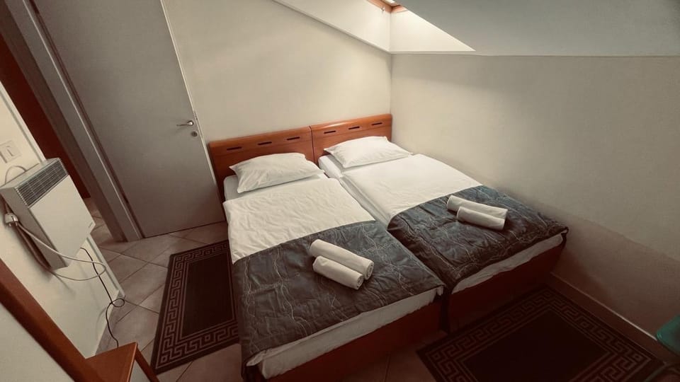 Bedroom, towels, wardrobe