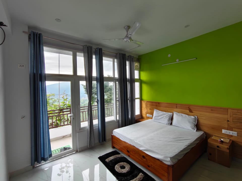 Bed, Natural landscape, Photo of the whole room