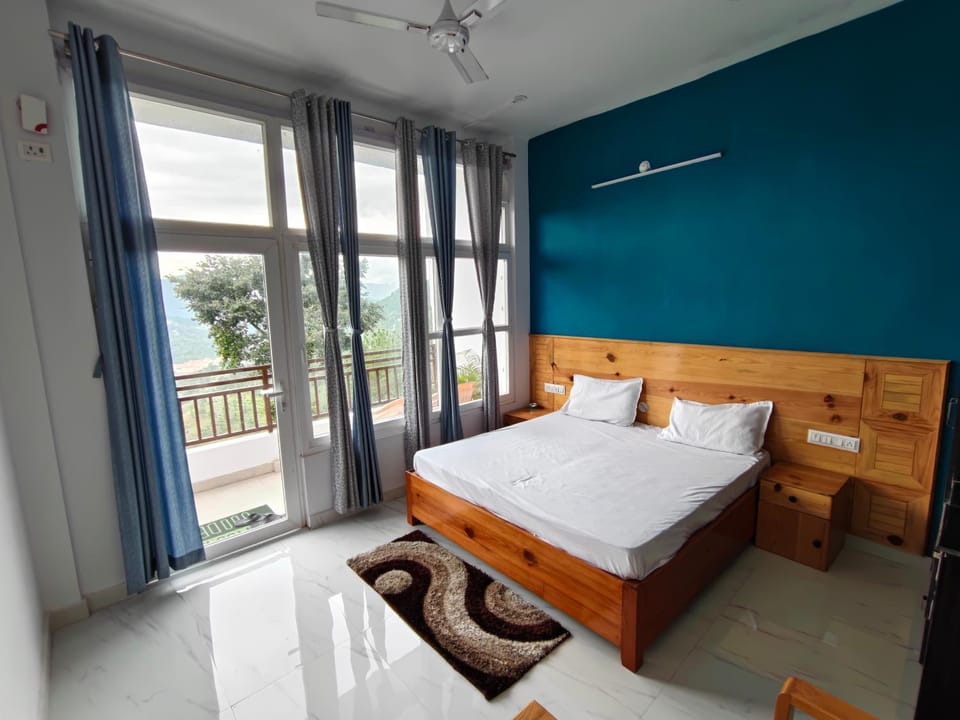 Bed, Photo of the whole room