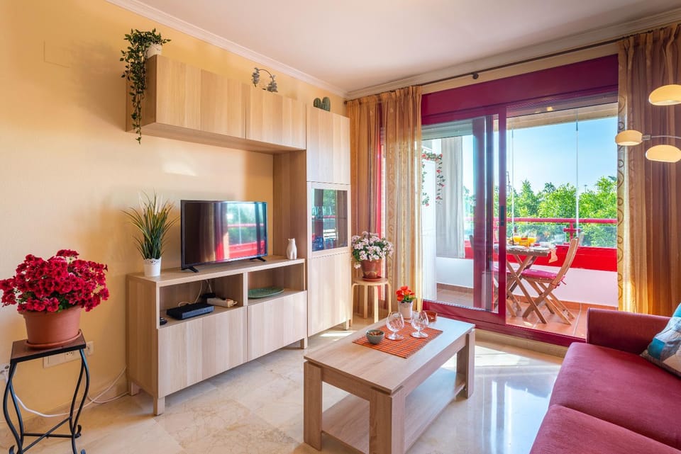 TV and multimedia, Balcony/Terrace, Living room, Seating area, Dining area, locker, air conditioner