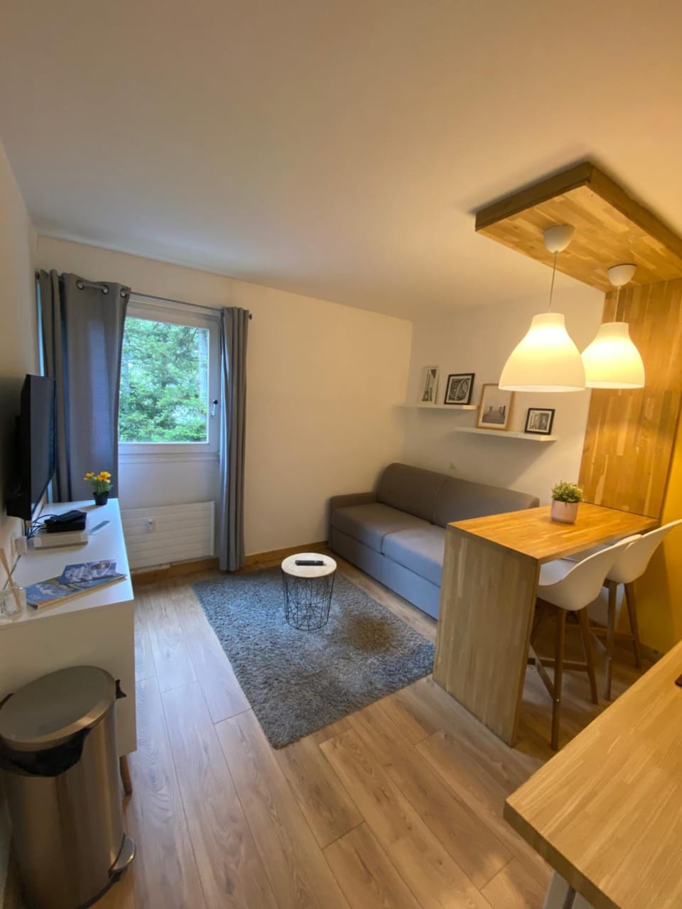 Centre Saint-Gervais studio Jaune moderne proche télécabine 2 pers Cabin in Saint-Gervais-Bains