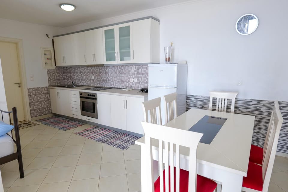 Dining area, Communal kitchen