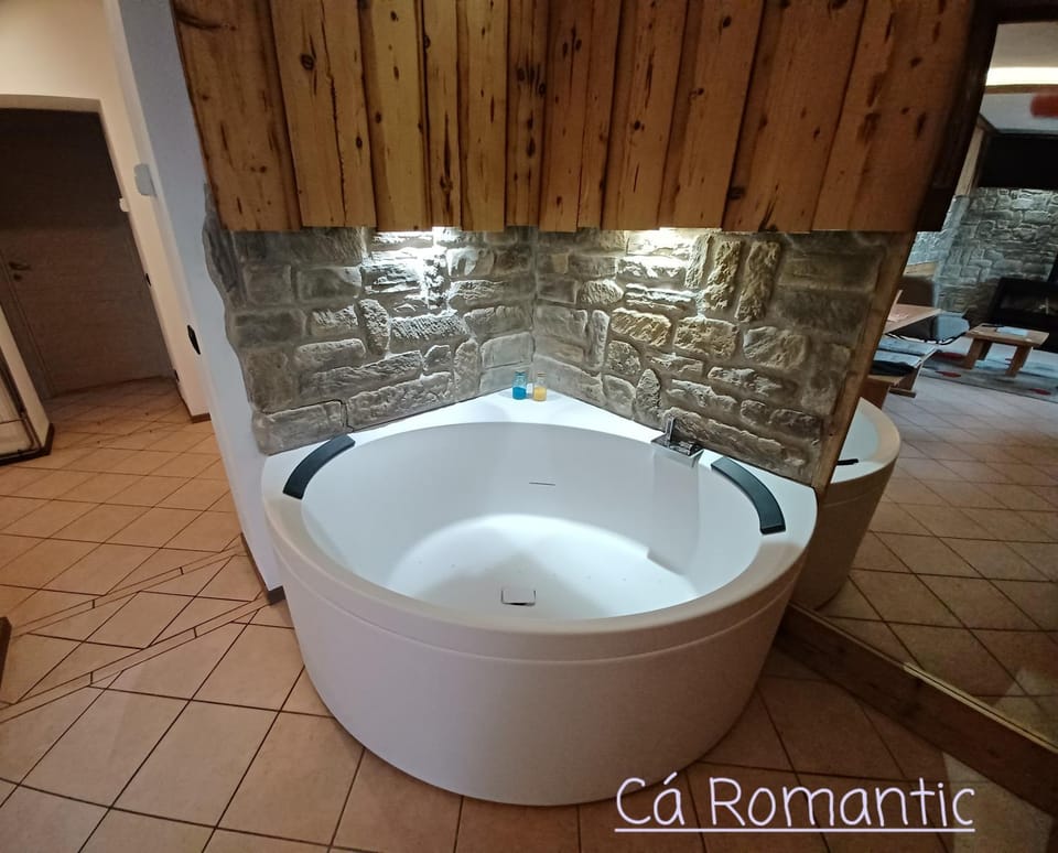 Hot Tub, Spa and wellness centre/facilities