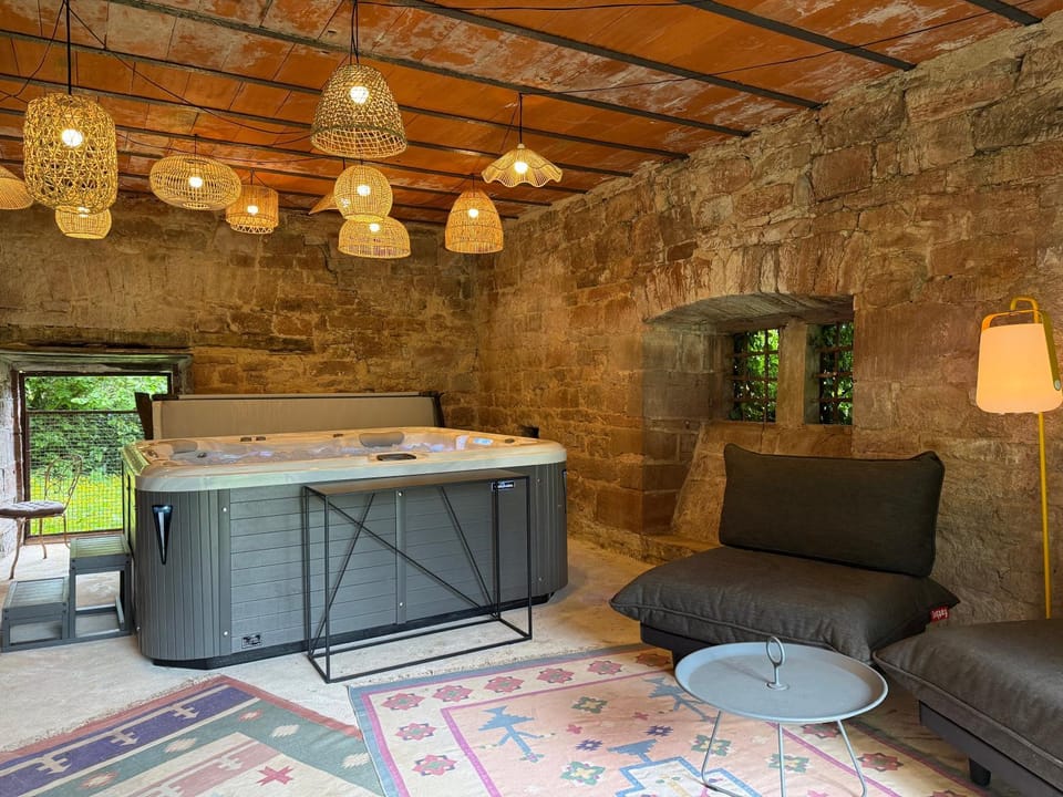 Maison Dada et SPA Bed and Breakfast in Nouvelle-Aquitaine
