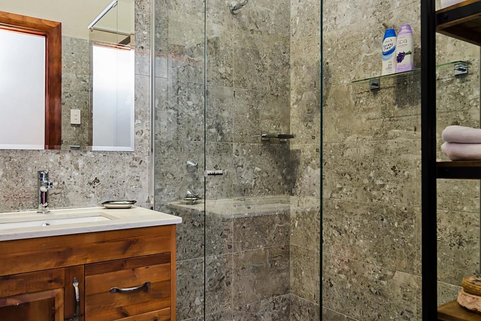 Shower, Bathroom, towels