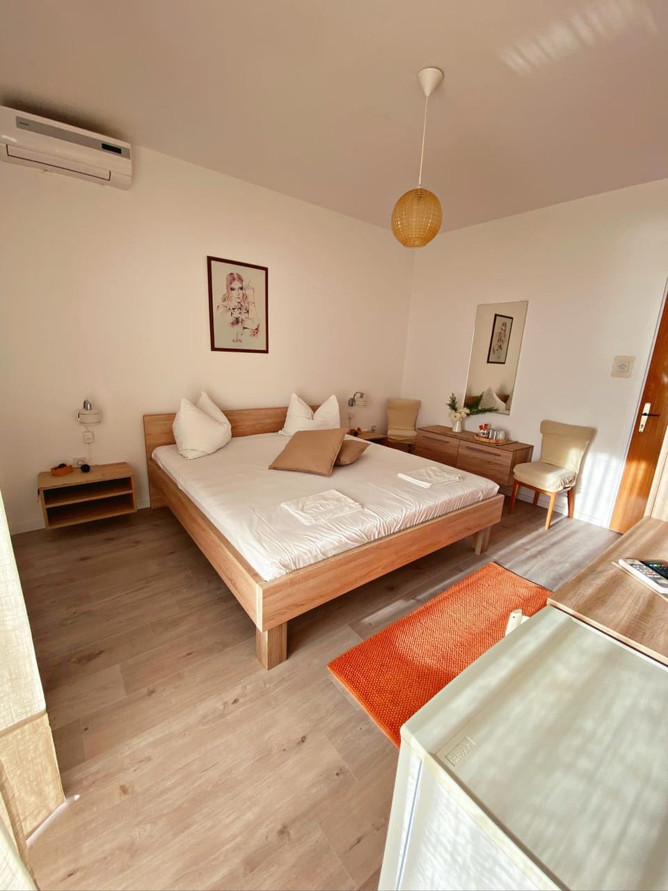 Photo of the whole room