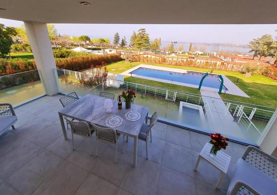 Patio, Garden view