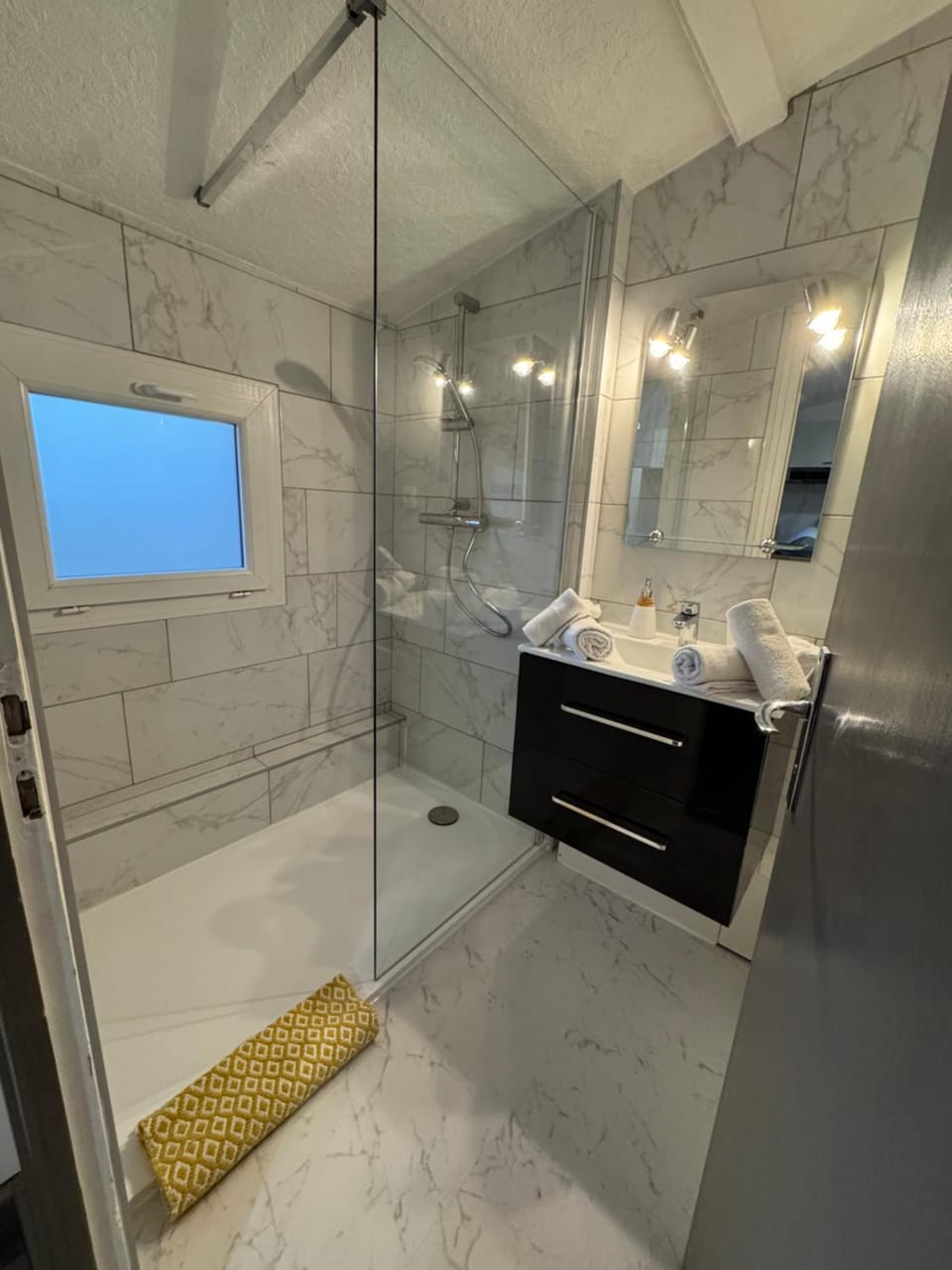 Joli T1 3* rénové mars 2022 proche lac et ville Apartment in Tresserve