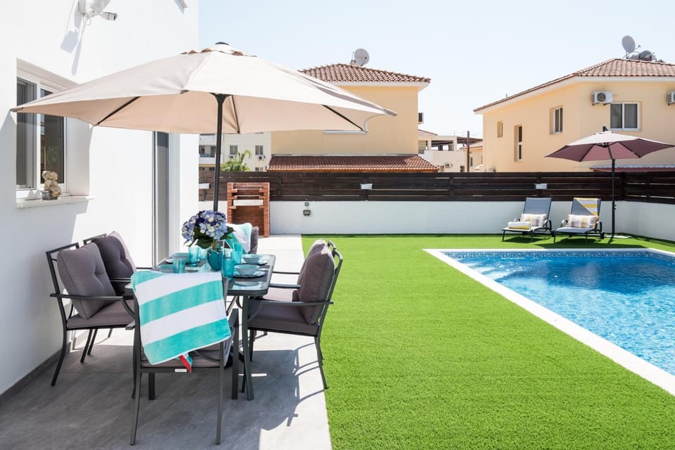 Patio, Swimming pool