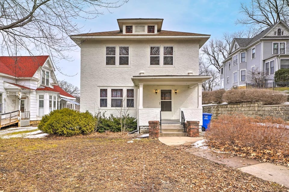'White House of Red Wing' Spacious Family Retreat! House in Red Wing