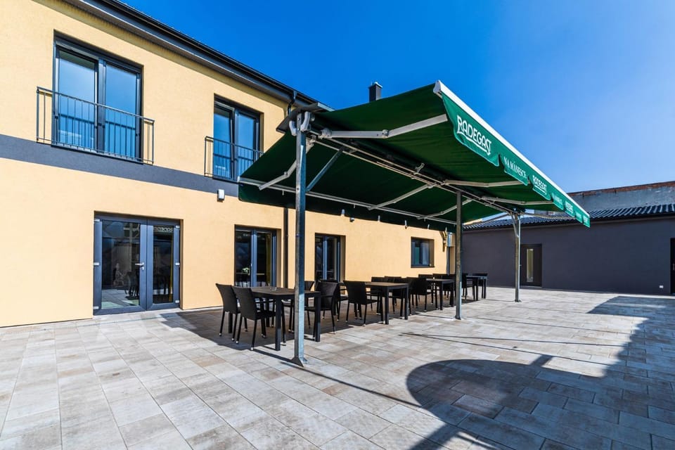 Property building, Facade/entrance, Balcony/Terrace, Balcony/Terrace
