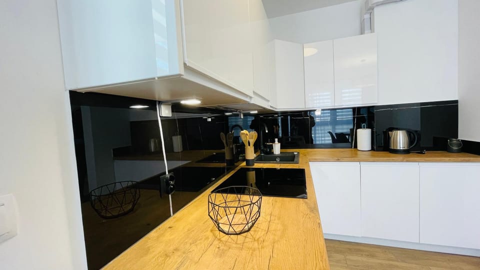 Kitchen or kitchenette, dishwasher, kitchen