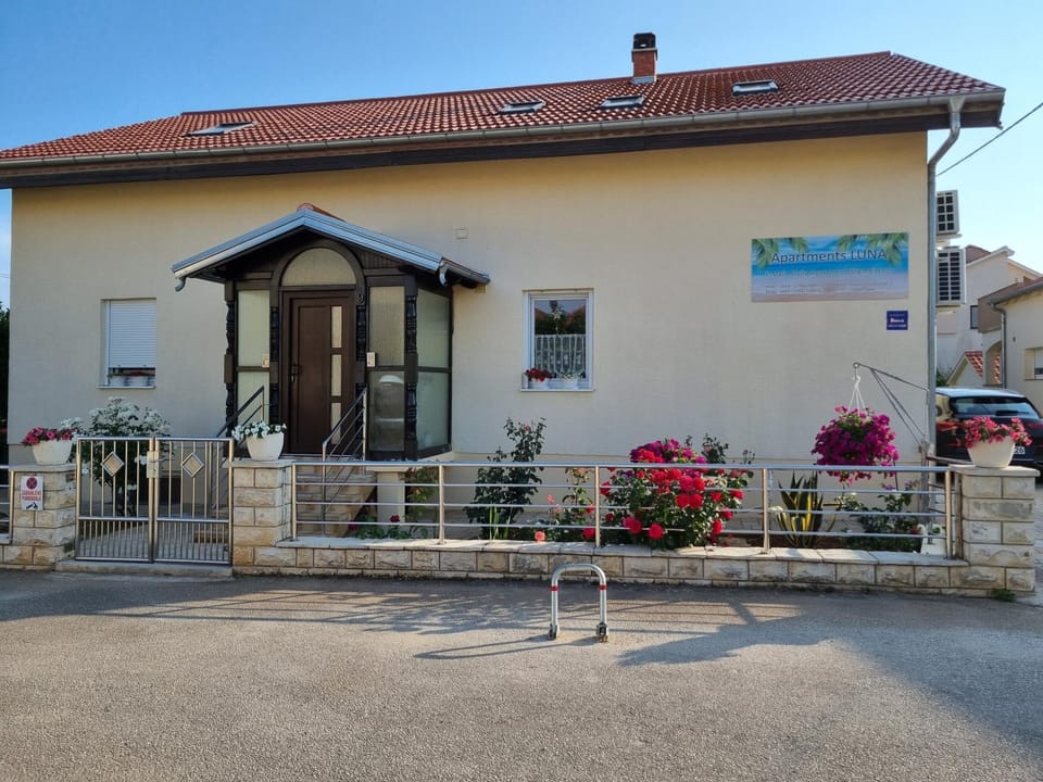 Property building, Parking