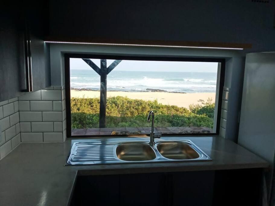 Kitchen or kitchenette, Sea view
