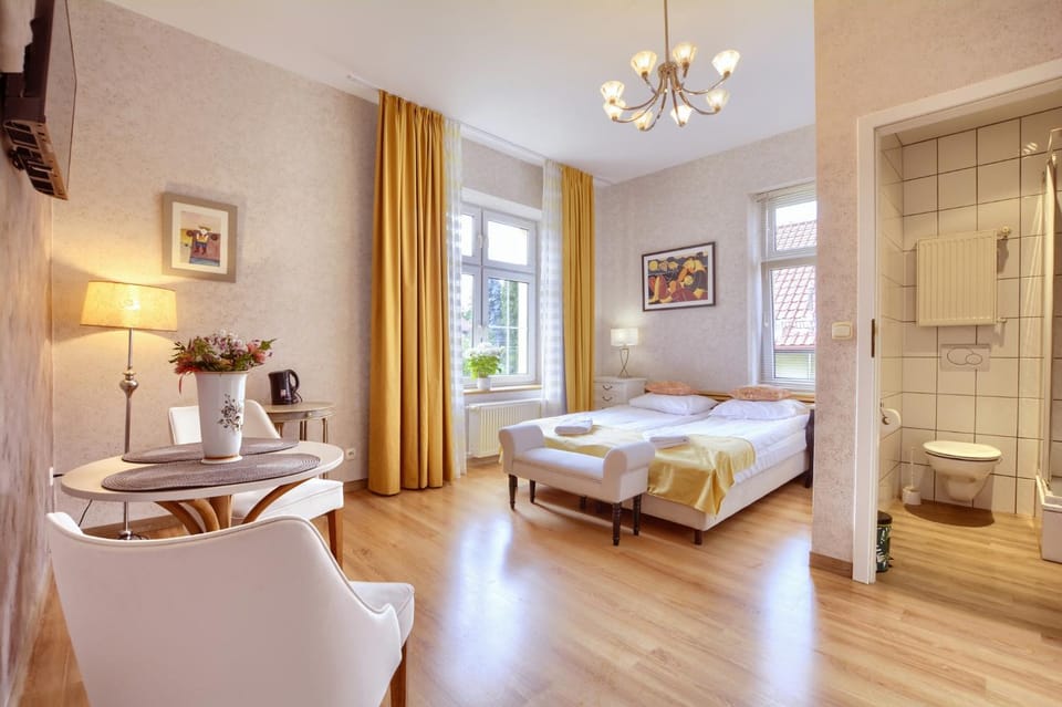 Bed, Bathroom, Bedroom