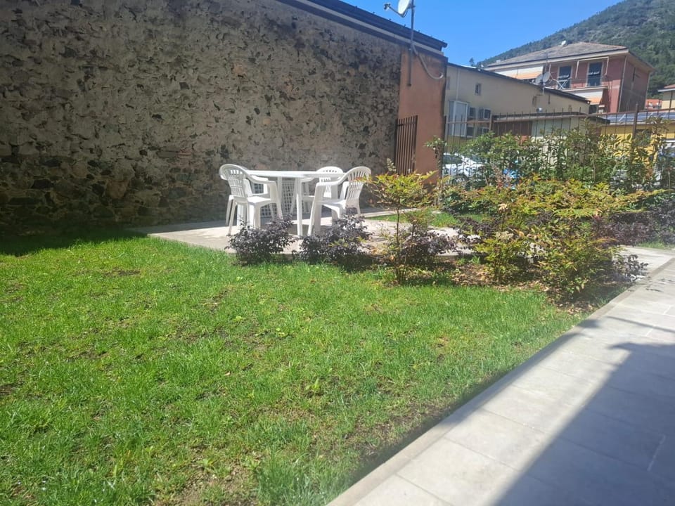 Appartamento con Giardino Apartment in Levanto