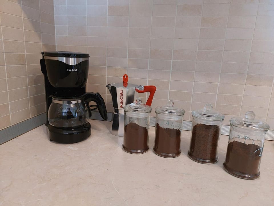 Coffee/tea facilities, Kitchen or kitchenette