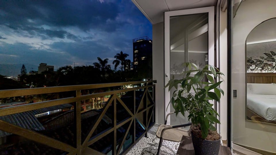 Balcony/Terrace, City view